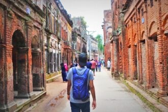 একা ভ্রমণে ১০টি সুবিধা - Kuhudak