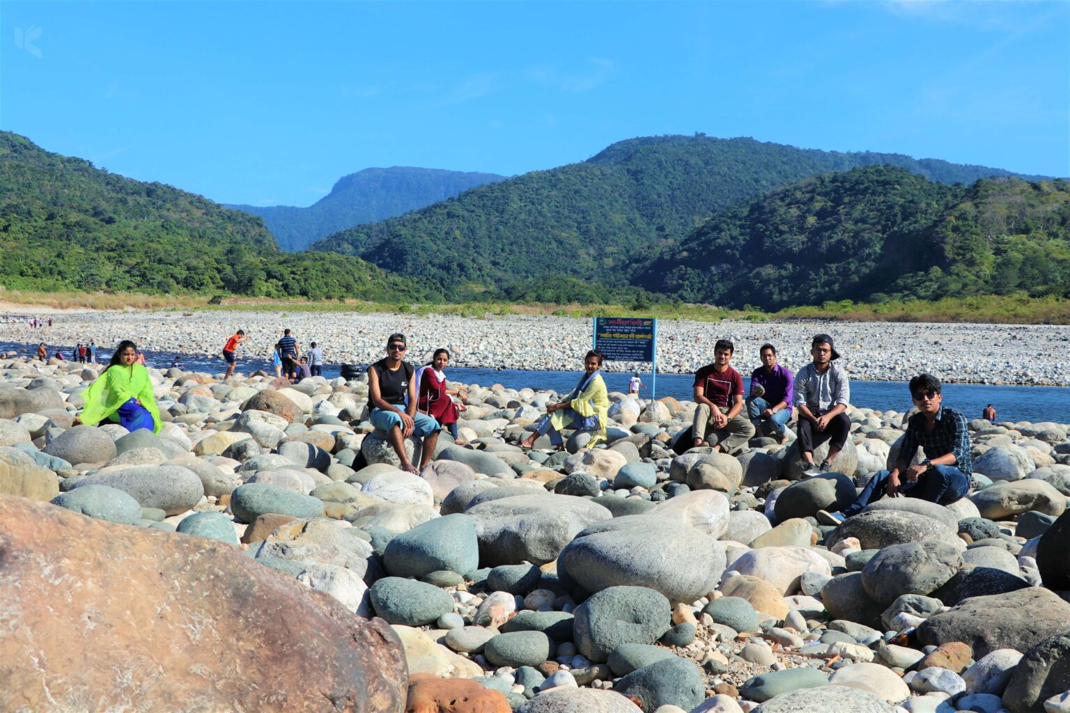 সাদা পাথরের স্বর্গ থেকে শুনশান বাস্তবতায় - কুহুডাক